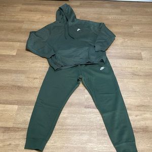 Nike | Pants | Green Nike Sweatsuit 